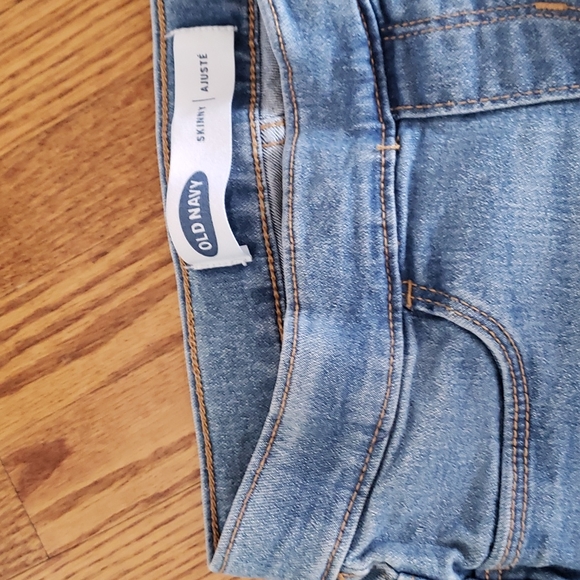 Old Navy skinny jeans - Picture 2 of 4